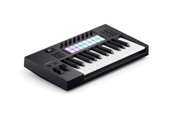 NOVATION Launchkey 25 MK4 - MIDI клавиатура, Черный